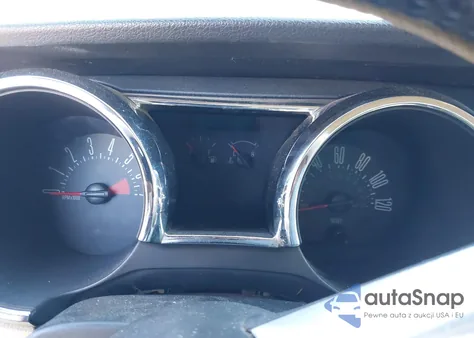 2005 Ford Mustang V6 Deluxe/V6 Premium z USA, uszkodzony, nr VIN 1ZVFT80N755163876